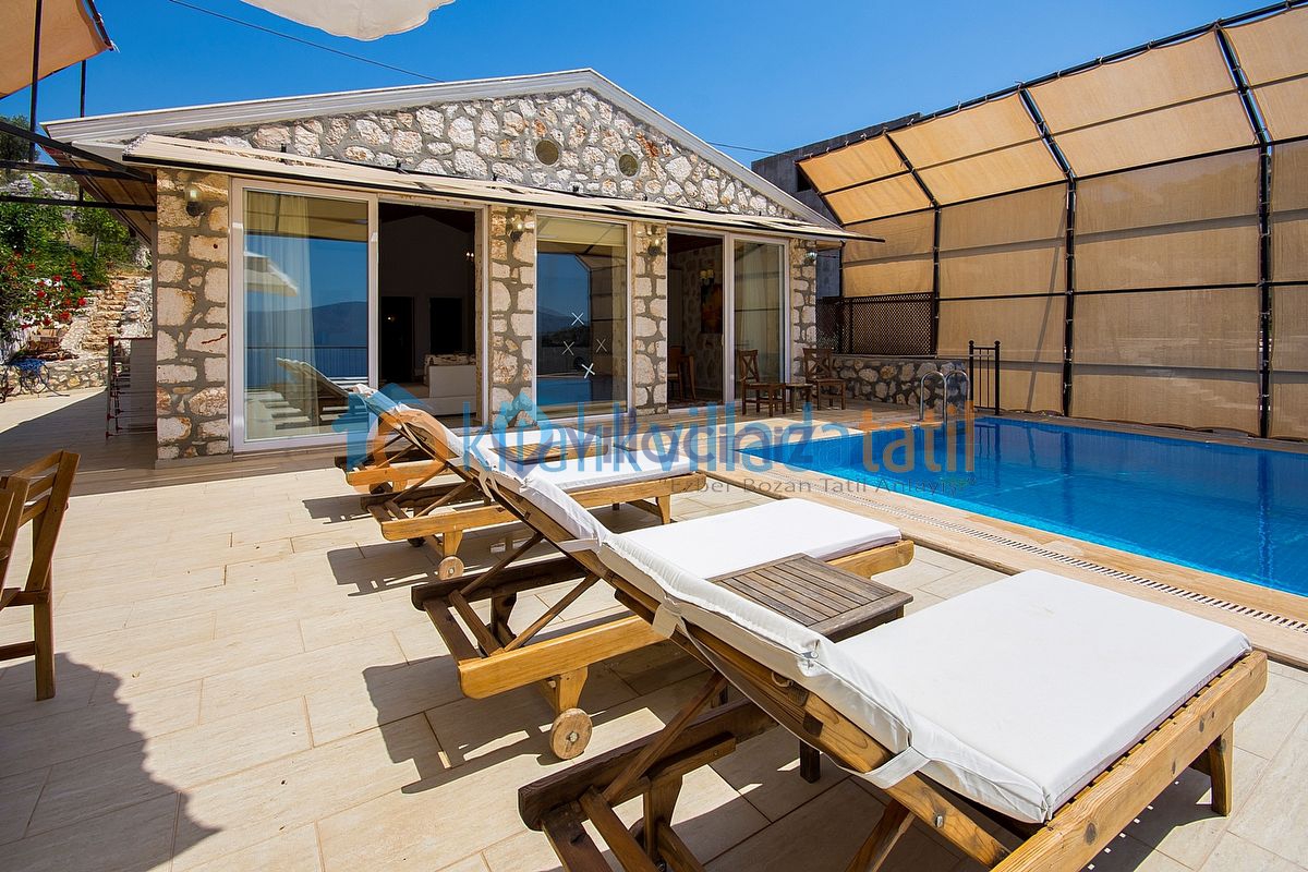 Kisla Mevkiinde Denize Yakin 5 Kisilik Tatil Villasi Kiralik