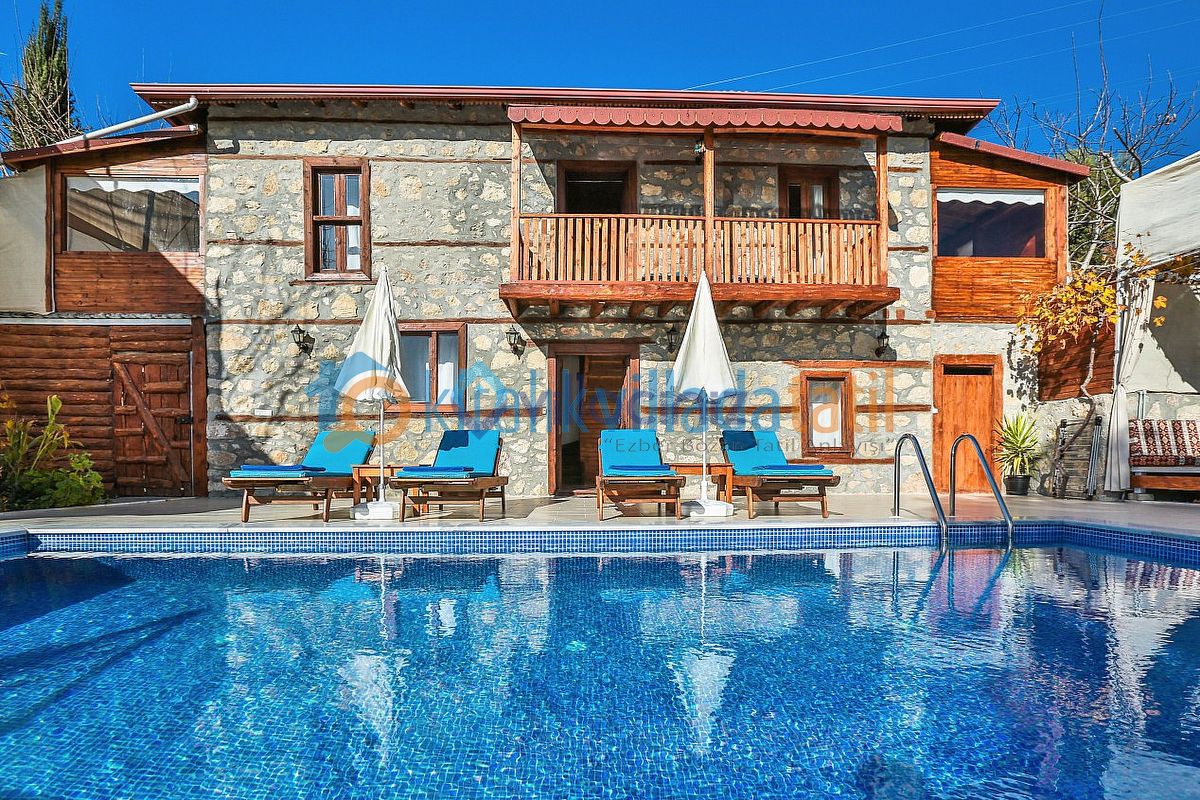 Kalkan İslamlarda 4 kişilik Havuzlu Köy Evi Kiralık Villada Tatil
