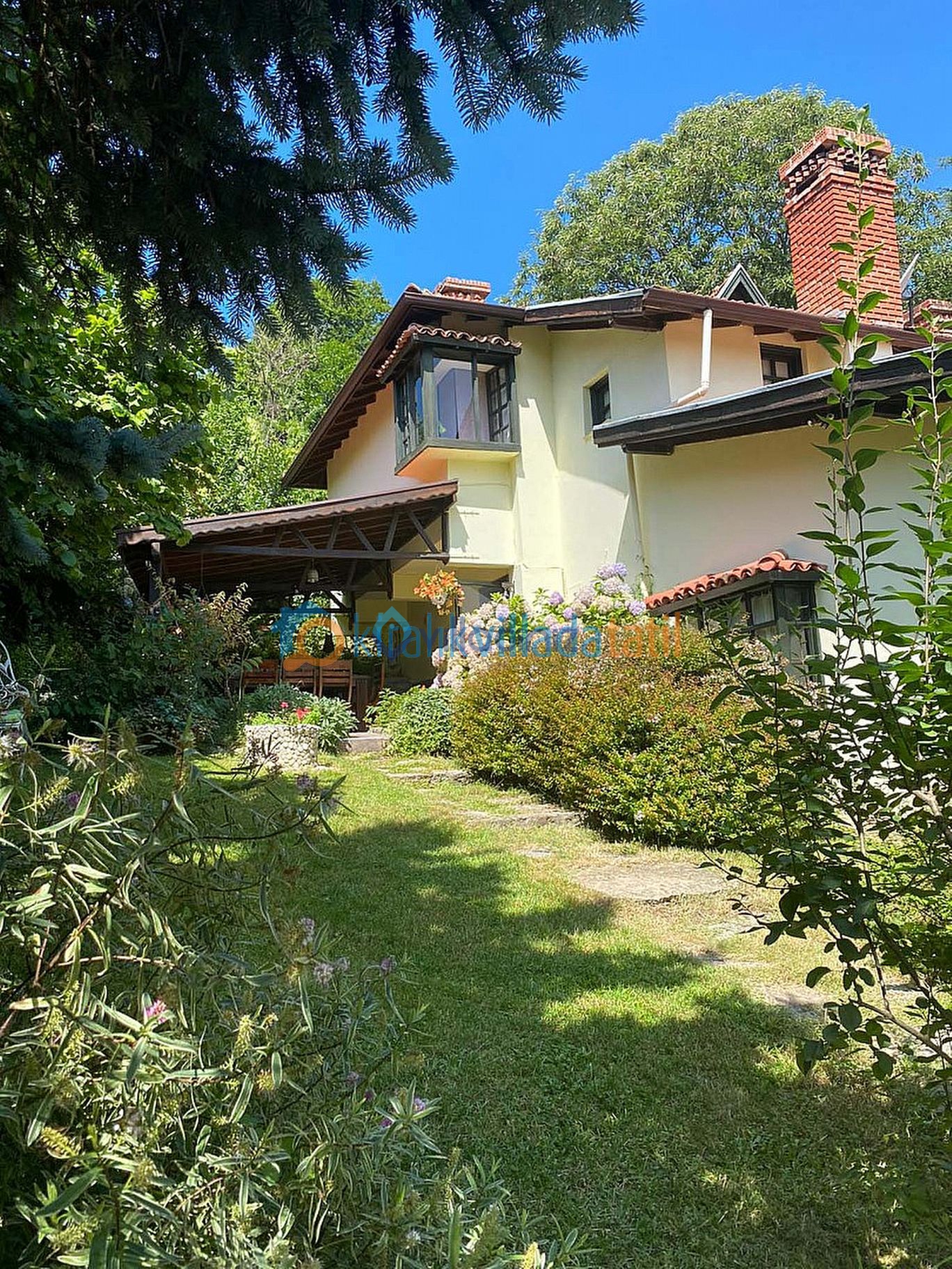 Sapanca�da Göl Manzaralı Lüks 8 Kişilik Villa Kiralık Villada Tatil