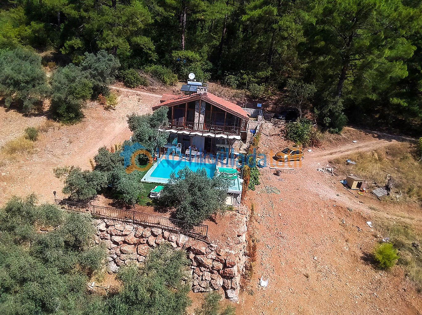 Muğla Akyaka�da Sonsuzluk Havuzu Manzaralı 10 Kişilik Villa Kiralık