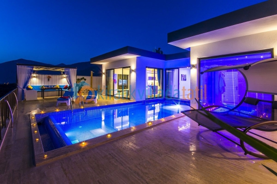 Kalkan Üzümlü Köyünde İki kişilik Lüks Balayı Villası